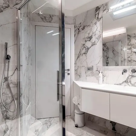 Apartment Rubini - By Myhomeincomo Como