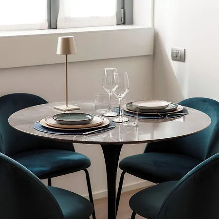 Apartment Rubini - By Myhomeincomo Como