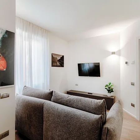 Apartament Rubini - By Myhomeincomo *